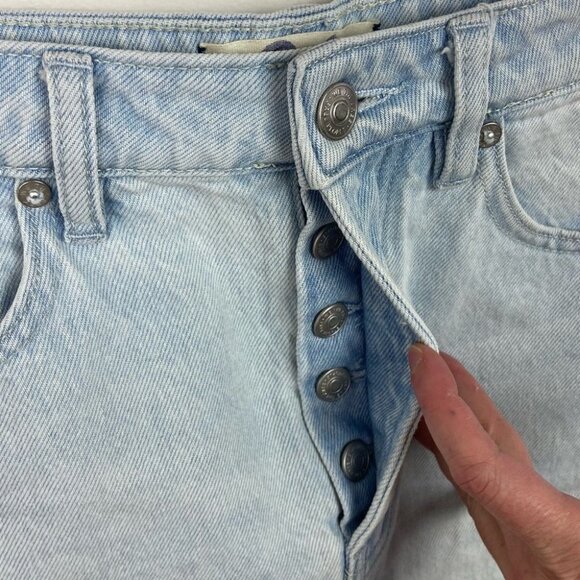 Free People Going Rogue Denim Skirt Size 26 Button Fly Light Wash Raw Hem Boho - Picture 4 of 8